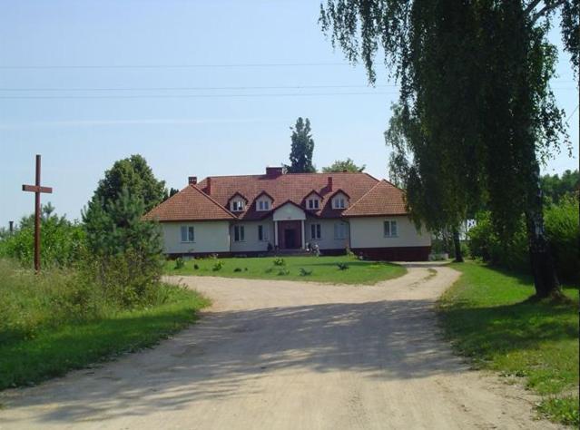 Pensjonat Dworek Baranowka Goniadz Exterior photo